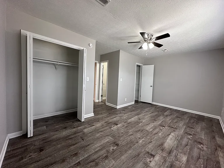 918 Naomi Dr — Photo 16