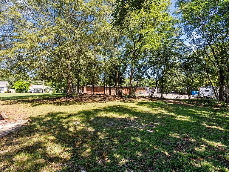 201 E Barrett St — Photo 19