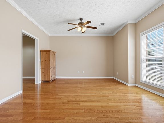 4th image of 1213 N Dean Rd