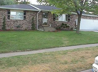 1310 Springdale Dr, Clinton, IA 52732