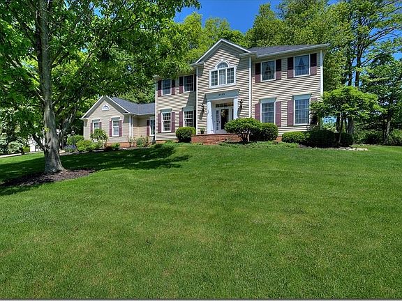 2nd image of 2433 Woodacre Dr