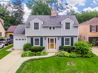 211 S George St, Mount Prospect, IL 60056