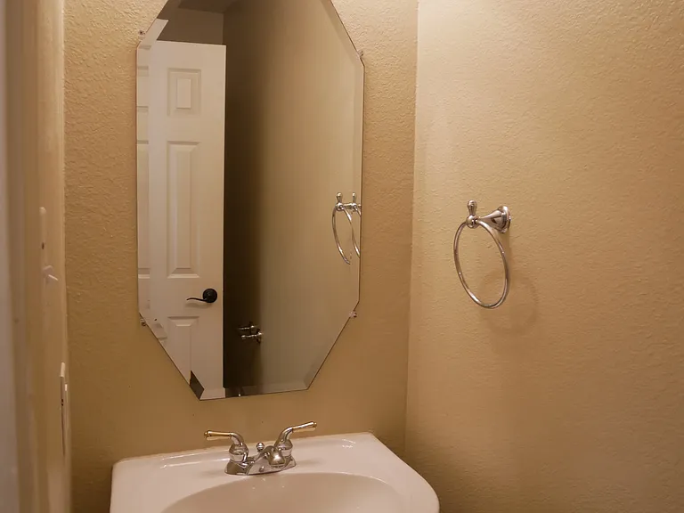 7135 Saint Augustine Dr — Photo 33