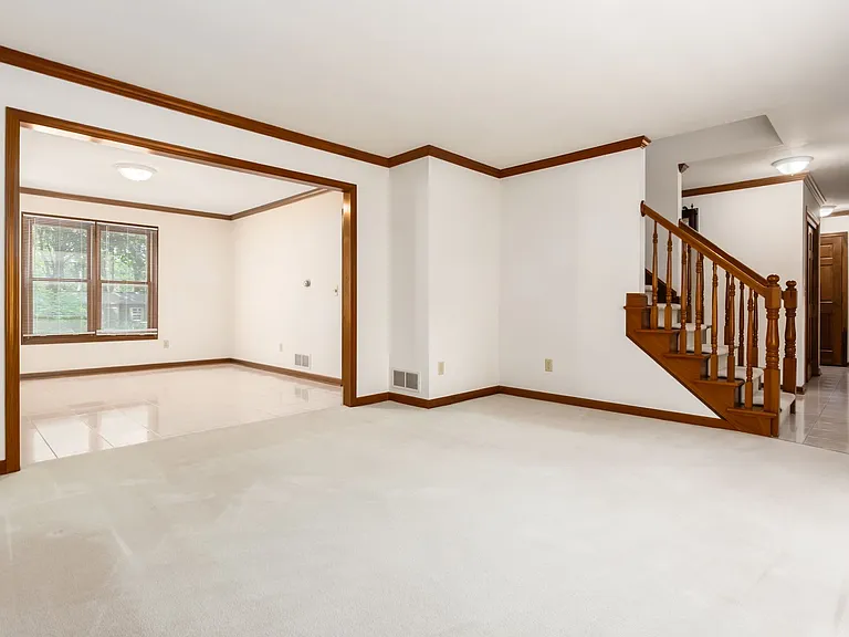 100 E Dublin Granville Rd #1 — Photo 10