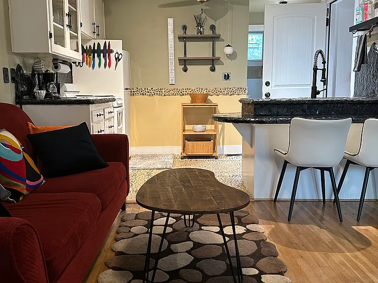 1313 Marion St NE — Photo 34