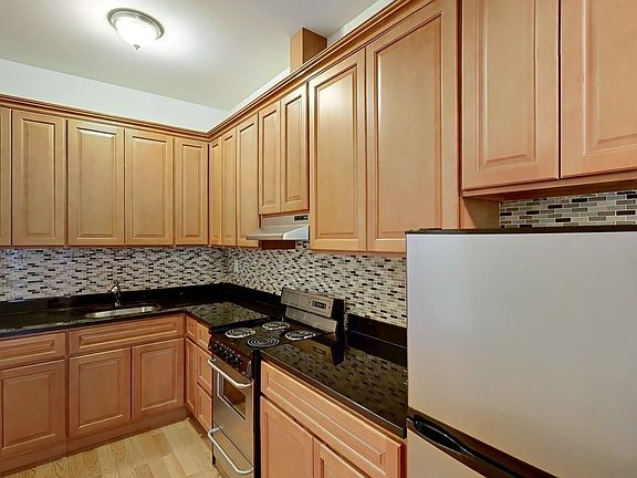 2nd image of 1660 1st Ave #3RR
