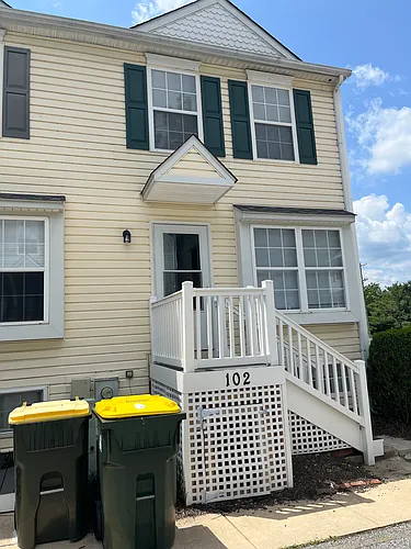 102 Gateway Dr Photo 1