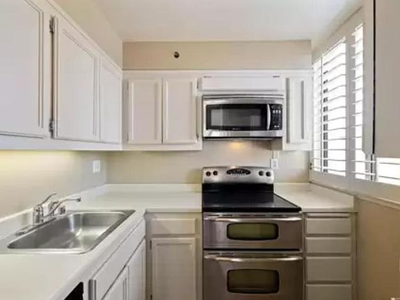 4th image of 900 Bush St APT 906