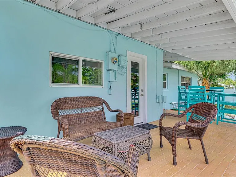 1731 Redwood St — Photo 35