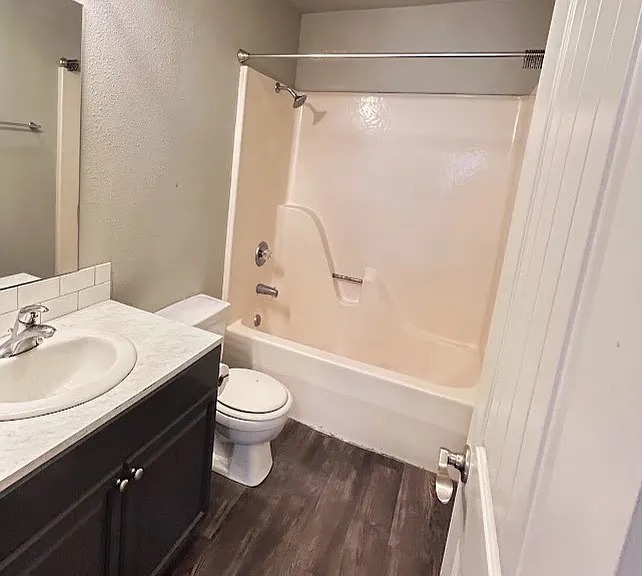 968 N Lewis Ave — Photo 10