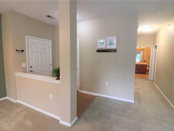 5th image of 900 Southmoor Dr Unit 102
