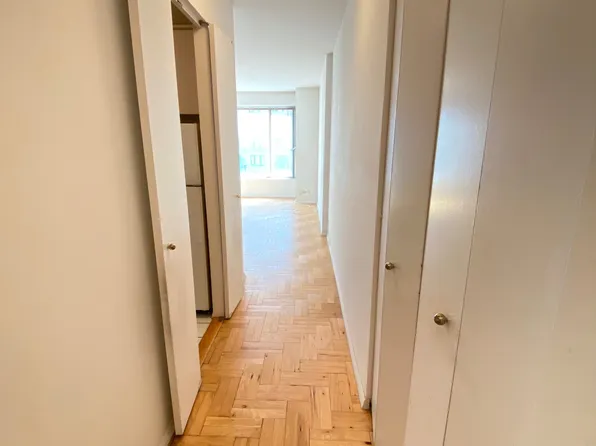 200 East 69th Street image 6 of 14