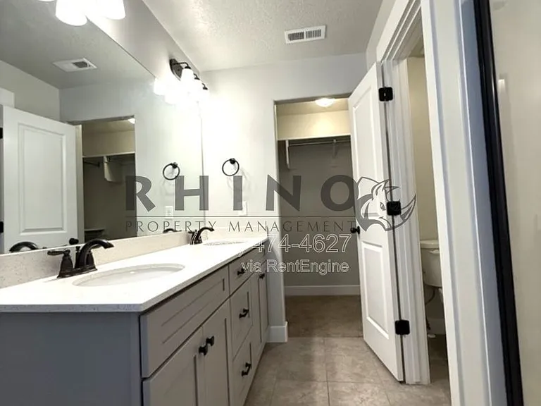 213 W Whitewater Dr — Photo 10