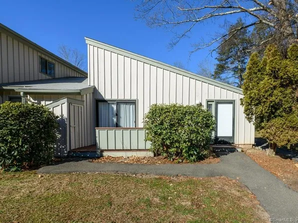 26 Wauwinet Court #26, Guilford, CT 06437