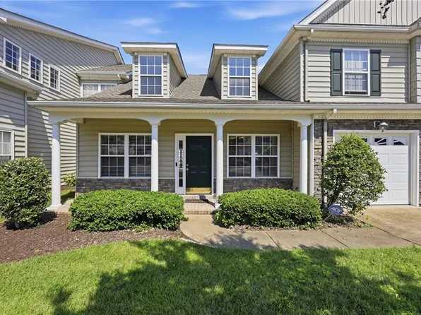 1802 Gunston Dr, Suffolk, VA 23434