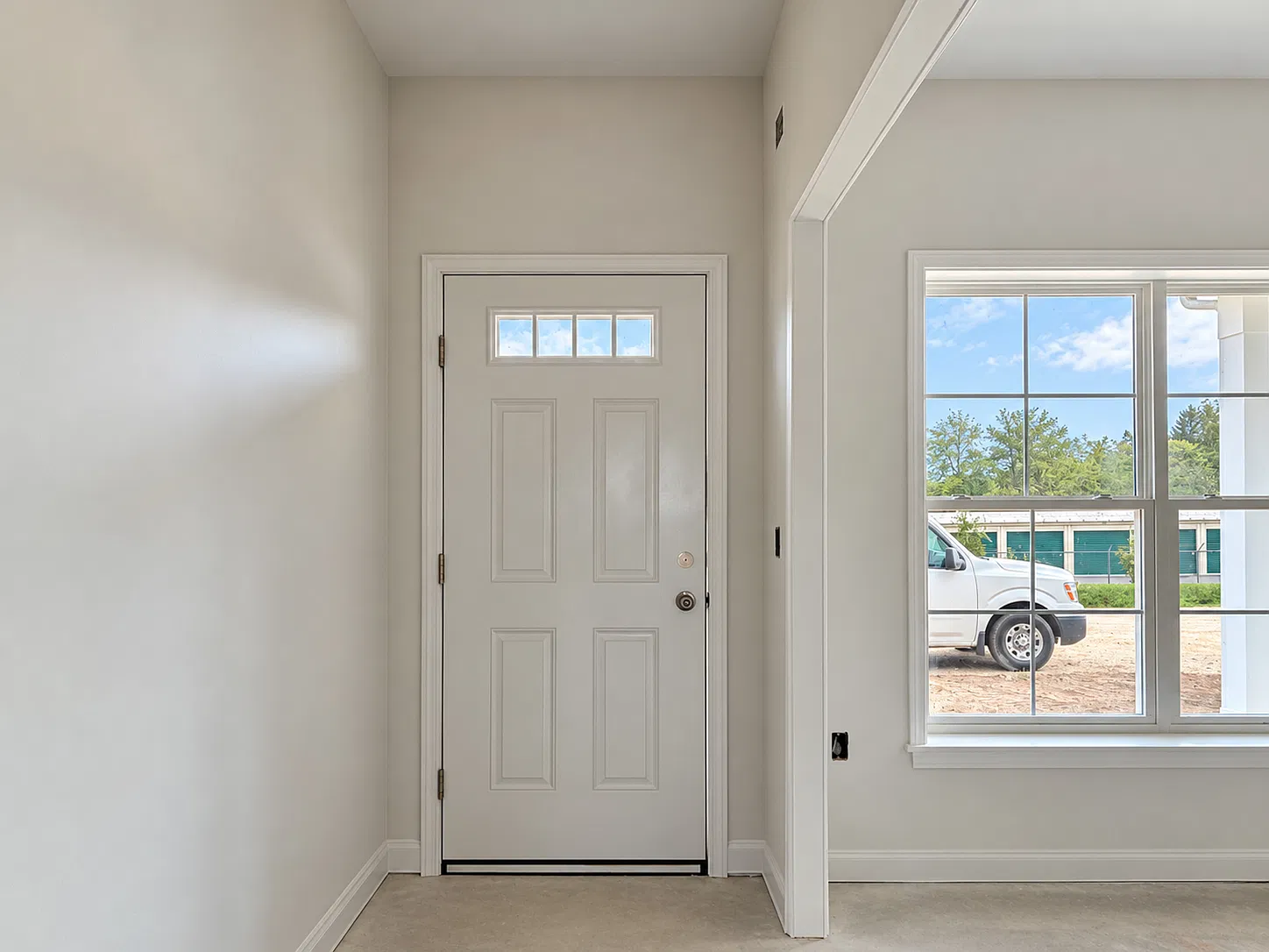 3 bed, 2.5 bath, 2095 sqft, $2,095 — Photo 2
