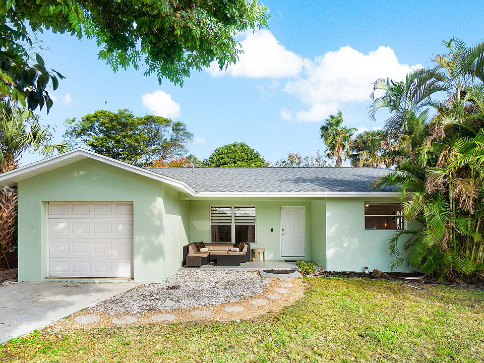 1st image of 411 SW 1st Avenue