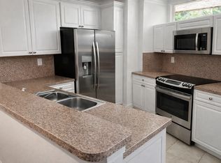 8285 Severn Dr APT B, Boca Raton, FL 33433