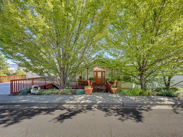 485 Waterline Rd, Ashland, OR 97520