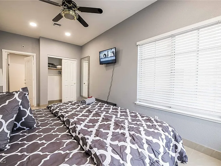 1400 Castle Crest Dr — Photo 46