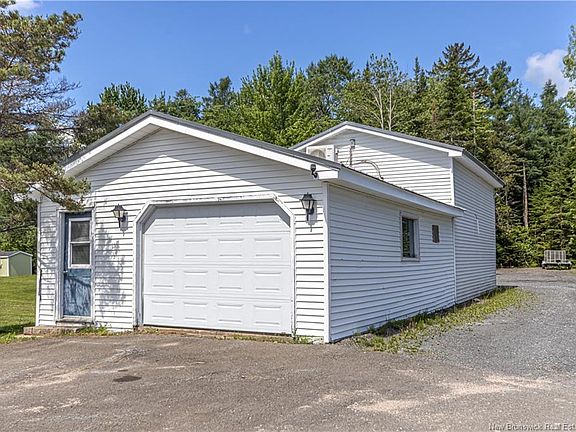 4th image of 26 Susan Dr