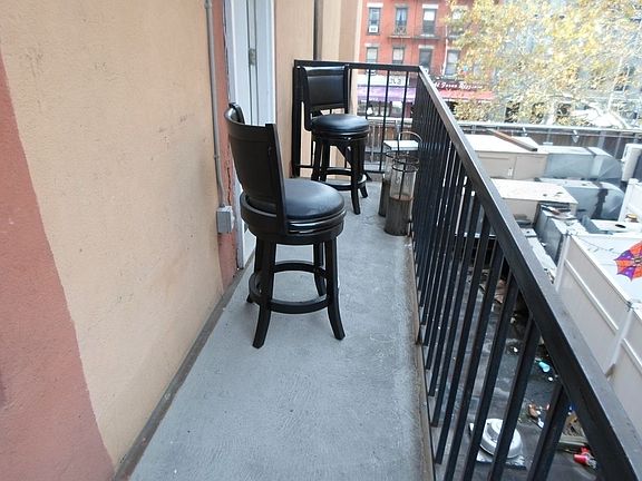 3rd image of 253 E 77th St APT 3E