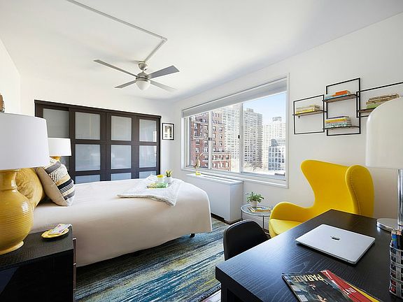 3rd image of 201 W 70th St APT 11A