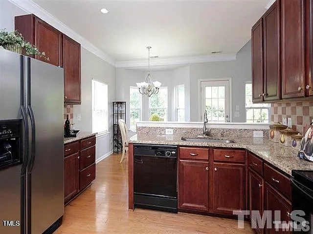 613 Hanson Rd — Photo 4