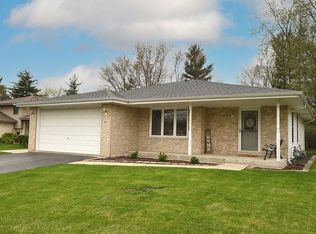 817 Pine Needle Ln, Joliet, IL 60432