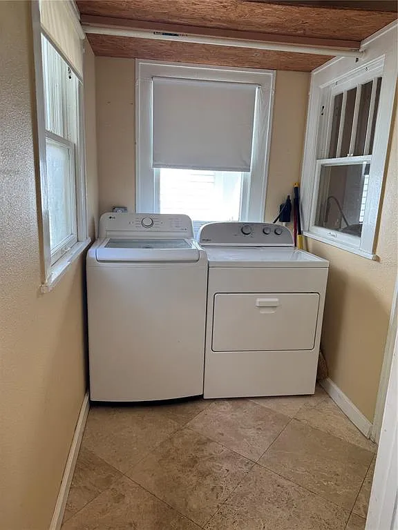 4 bed, 4.0 bath, 1801 sqft, $4,000 — Photo 4
