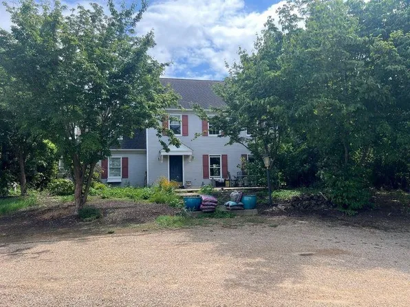 1027 Barrenridge Rd, Fishersville, VA 22939