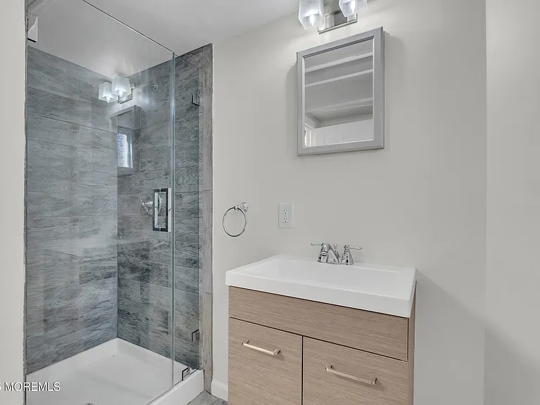 1001 Norwood Ave #7 — Photo 24
