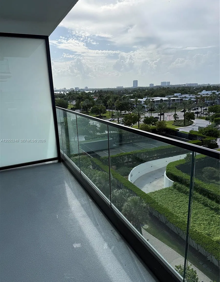 The Plaza Of Bal Harbour — Photo 4