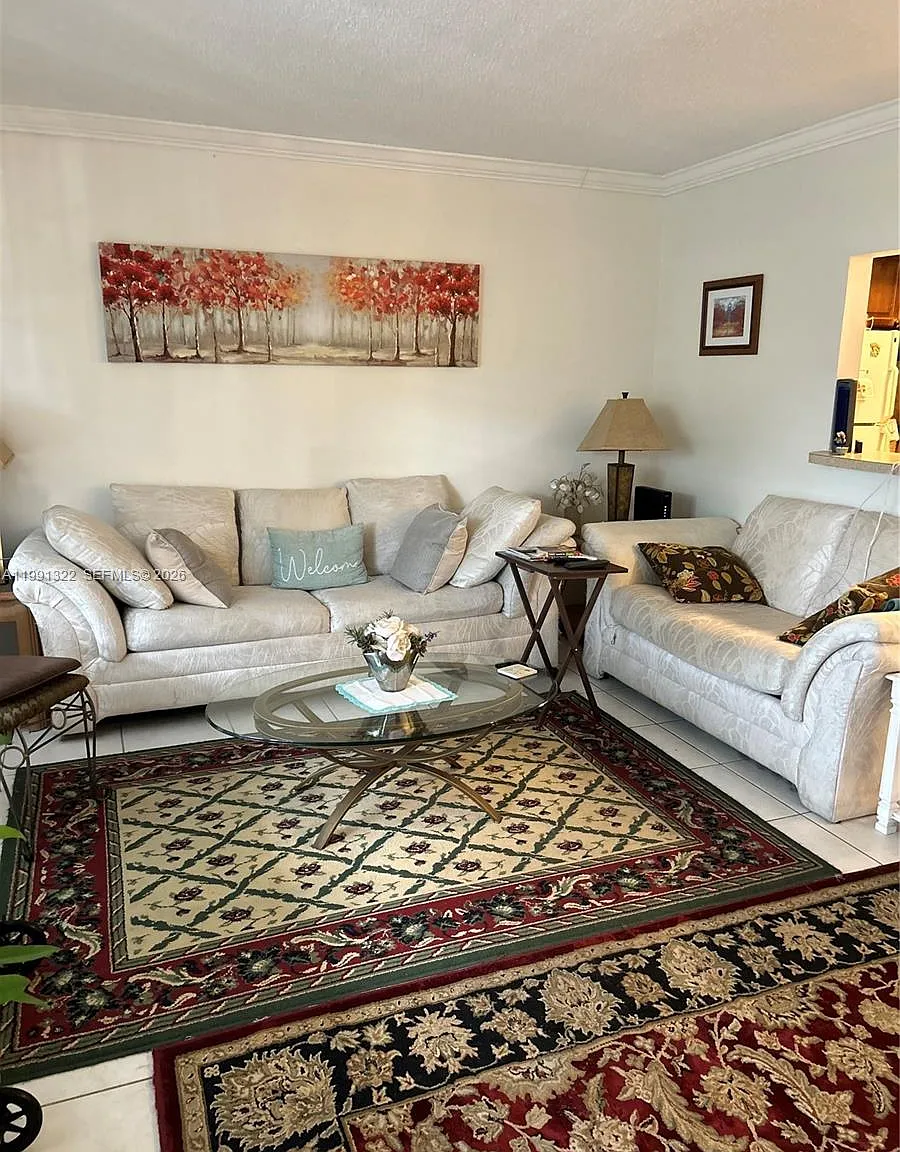 Newport K Condo — Photo 2
