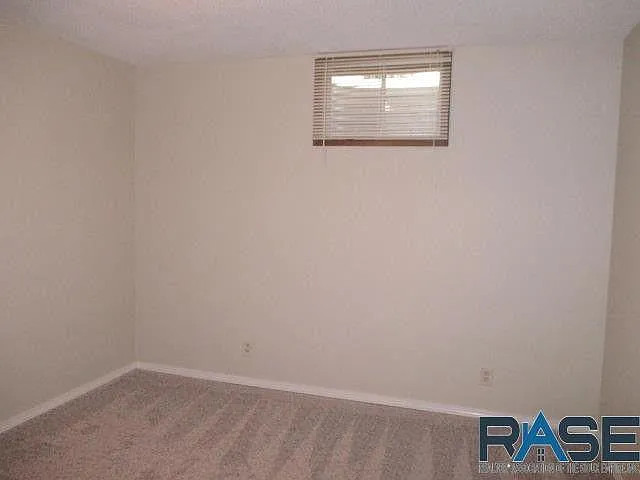 5716 W 56th St — Photo 4