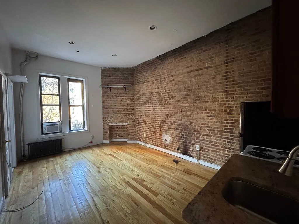 194 Edgecombe Avenue — Photo 3