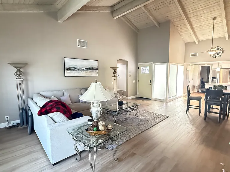 46632 Arapahoe #B — Photo 3