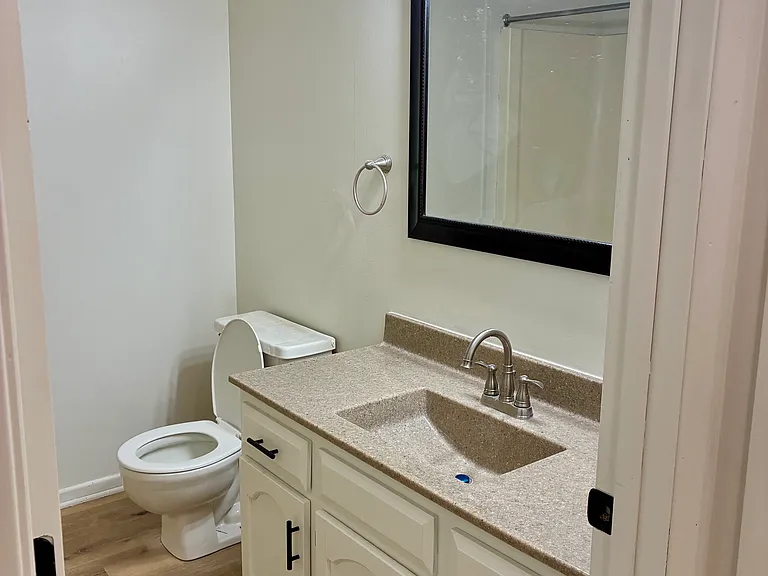 3414 SW Burnett Rd #B — Photo 9