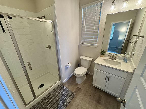 Private bathroom: attached to room