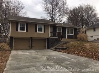 2505 SW Paris Dr, Blue Springs, MO 64015
