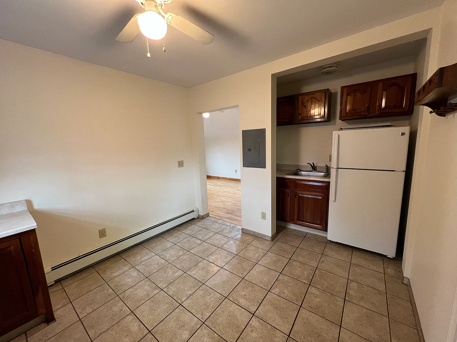 233 Railroad St — Photo 2