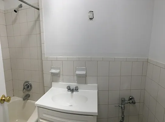 Rented by BRICK & GALO REALTY CORP | media 43