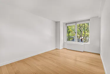 Rented by R New York