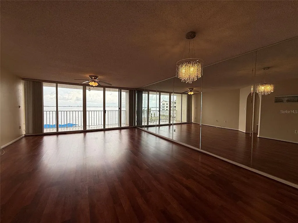 2 bed, 2.0 bath, 1255 sqft, $2,750 — Photo 2