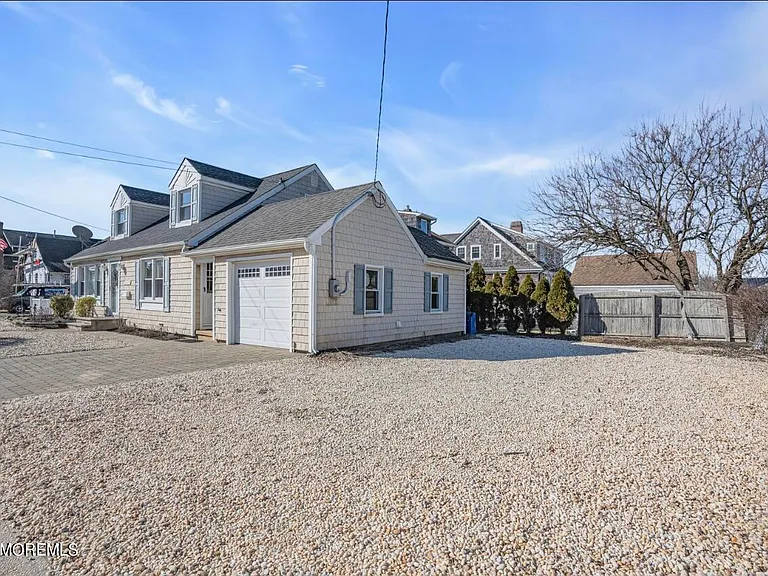 1403 Ocean Ave — Photo 23
