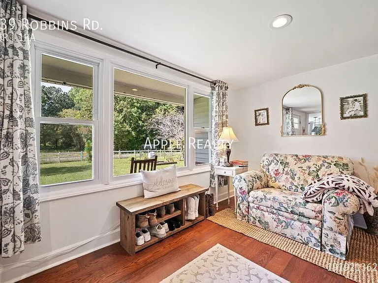 339 Robbins Rd — Photo 5