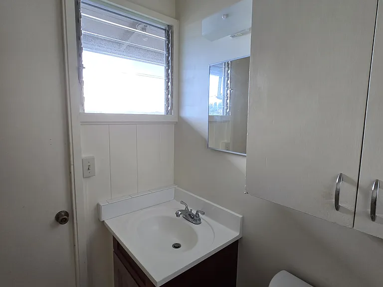 Kaneohe Apartments — Photo 11