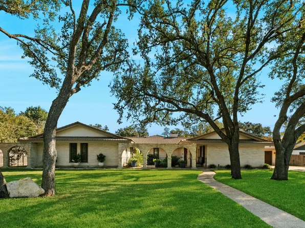 516 Sagecrest, Hollywood Park, TX 78232