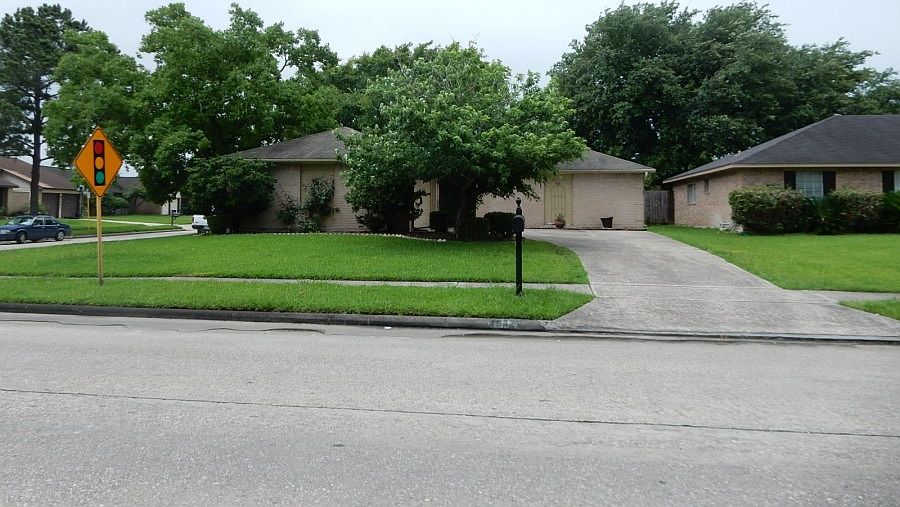 1st image of 1942 Pilgrims Point Dr