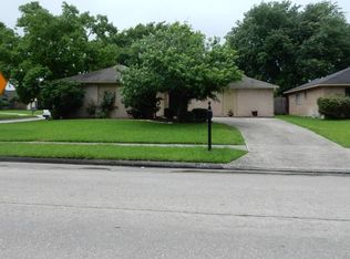 1942 Pilgrims Point Dr, Friendswood, TX 77546